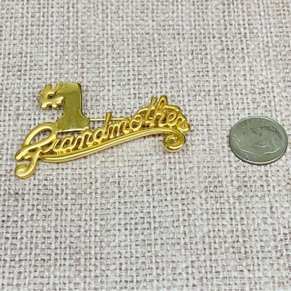 VTG Gold #1 Grandmother Brooch - Picture 1 of 2